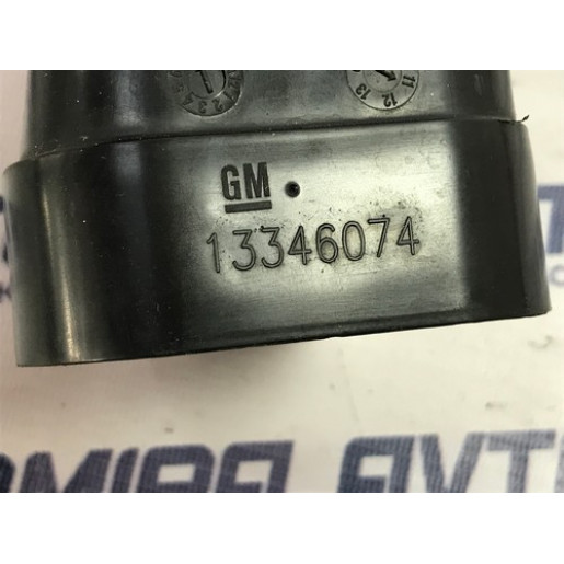 Патрубок повітрозабірника Opel Astra J 1.7CDTI 2009-2015 13346074